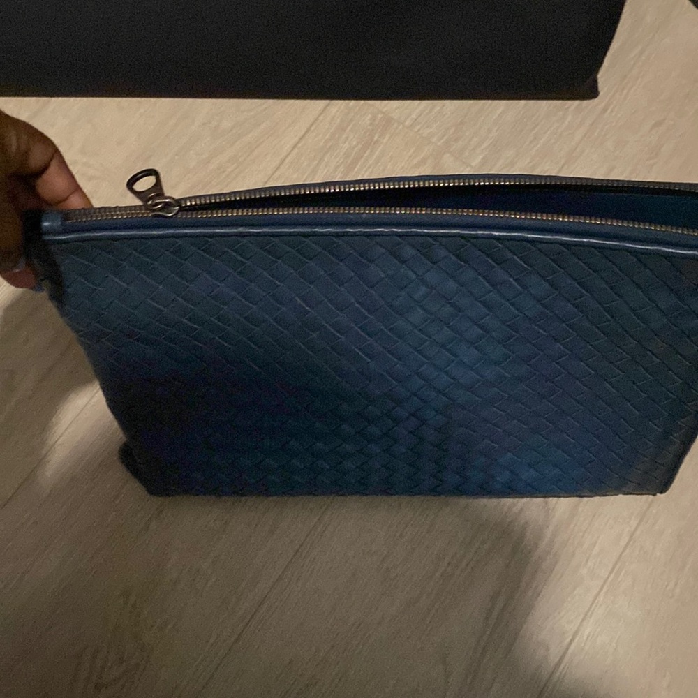 Bottega Veneta Cassette Pouch Intrecciato Leather Clutch | Dimensions: 13inx9in - Picture 2 of 8